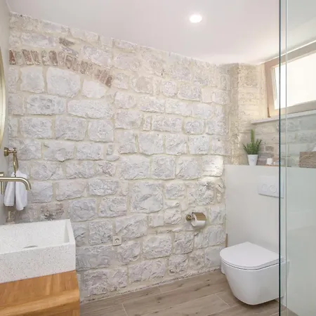 Stone House Holiday home *