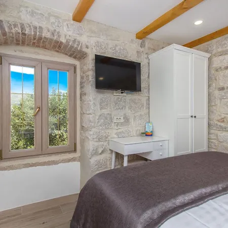 Holiday home Stone House *